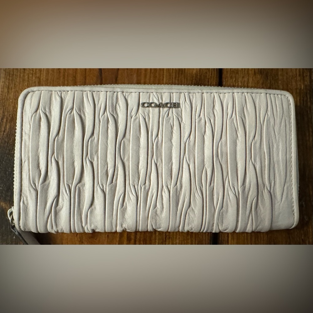 Coach White Textured Accordion Zip Wallet